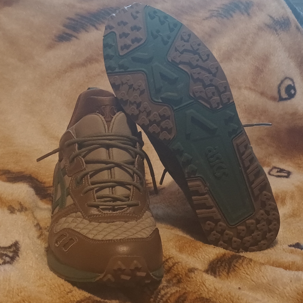 All condition sneaker